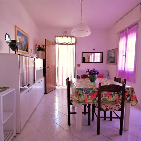 Luisa Trilocale Con Terrazza Vivibile Vicino Al Mare شقة ليدو دي بومبوسا